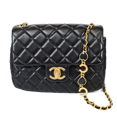 Chanel 2022 FW Runway Coco Heart Chain Flap Bag