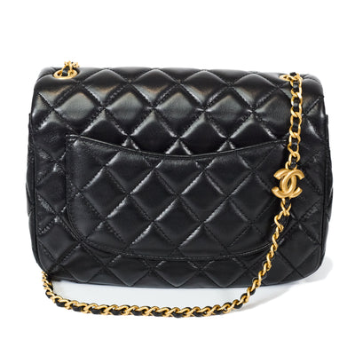Chanel 2022 FW Runway Coco Heart Chain Flap Bag