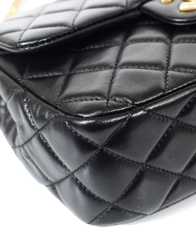 Chanel 2022 FW Runway Coco Heart Chain Flap Bag