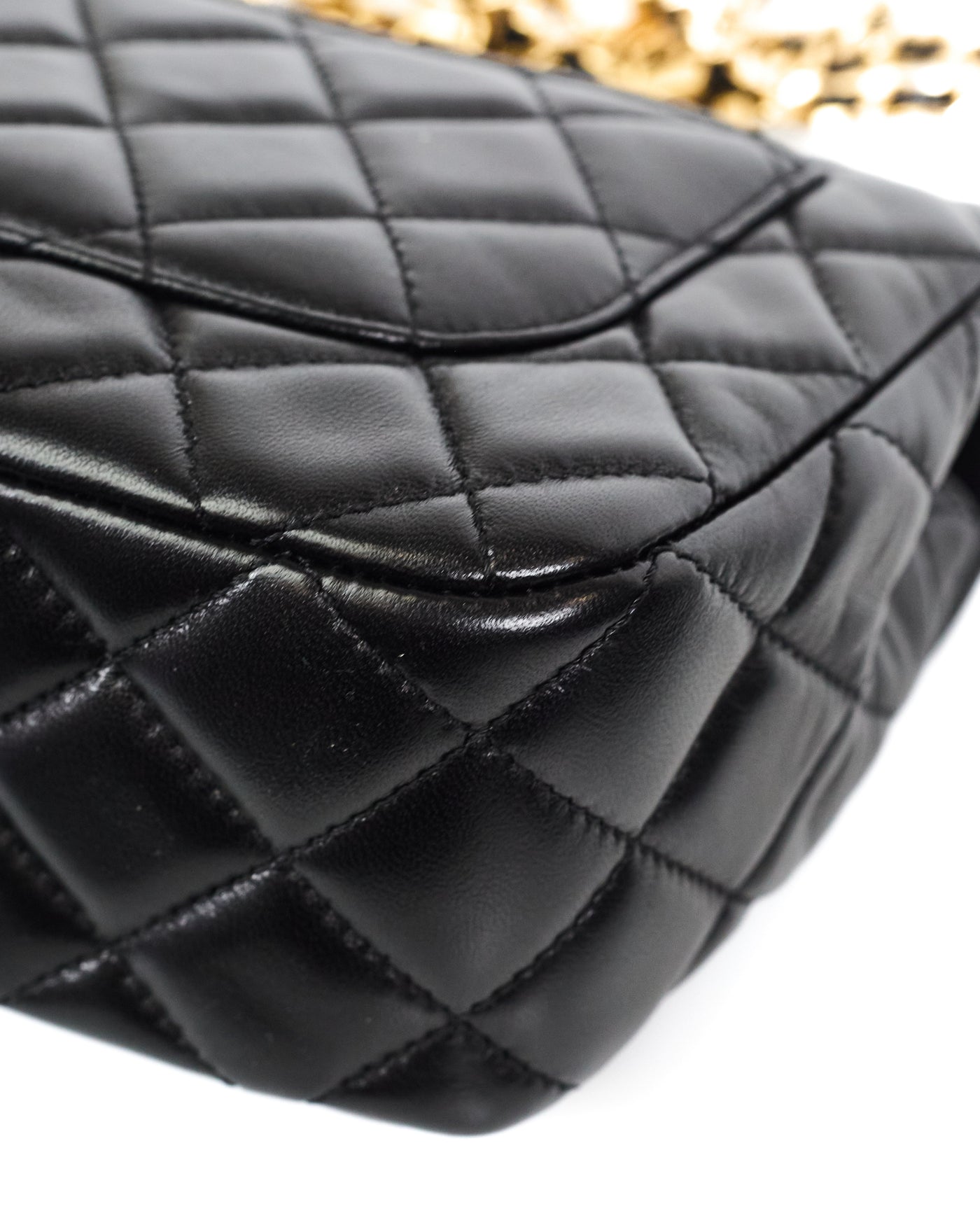 Chanel 2022 FW Runway Coco Heart Chain Flap Bag
