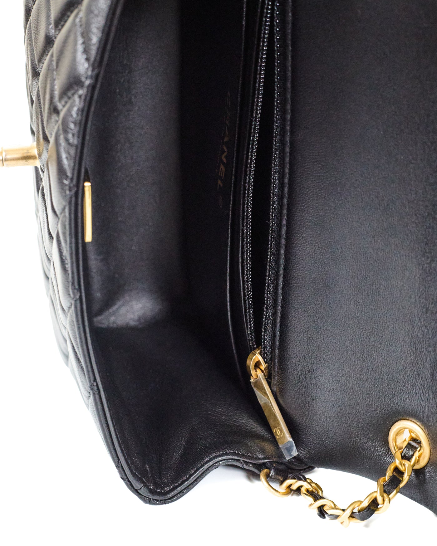 Chanel 2022 FW Runway Coco Heart Chain Flap Bag