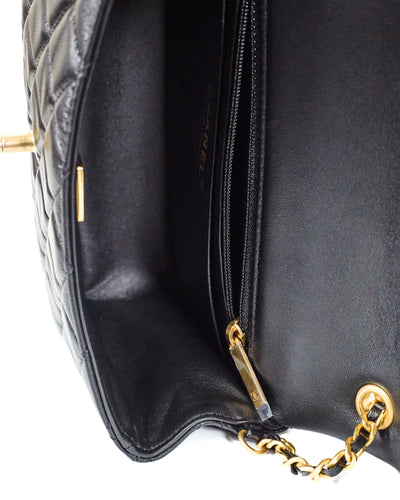 Chanel 2022 FW Runway Coco Heart Chain Flap Bag