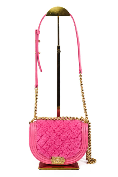 Chanel 2022 FW Runway Pink Shearling and Leather Messenger Boy Bag