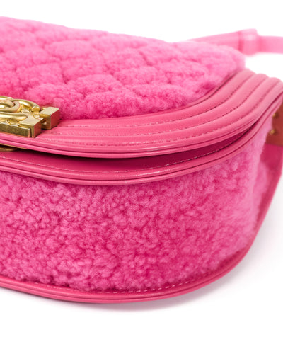 Chanel 2022 FW Runway Pink Shearling and Leather Messenger Boy Bag