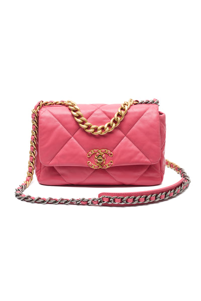 Chanel Pink Shiny Goatskin Medium 19