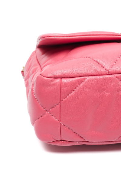 Chanel Pink Shiny Goatskin Medium 19