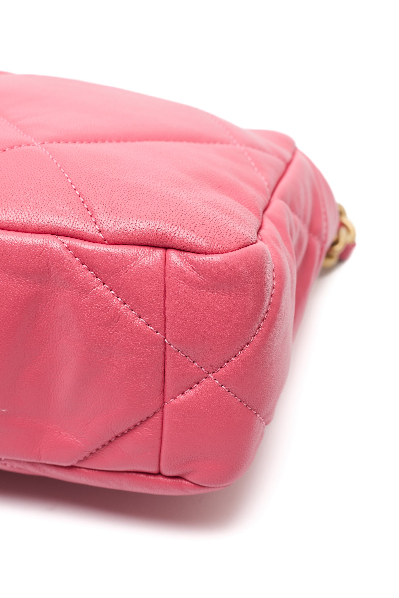 Chanel Pink Shiny Goatskin Medium 19