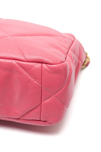 Chanel Pink Shiny Goatskin Medium 19